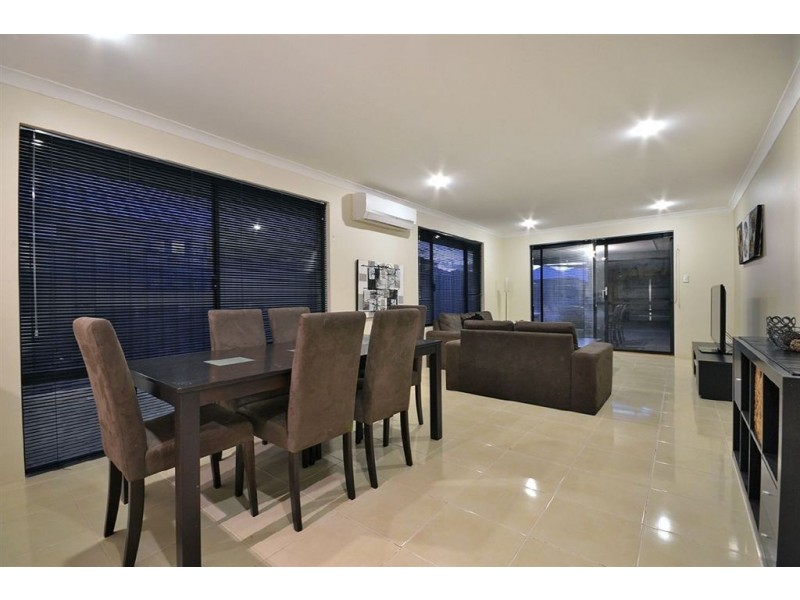 92 Joseph Banks Boulevard, Banksia Grove WA 6031