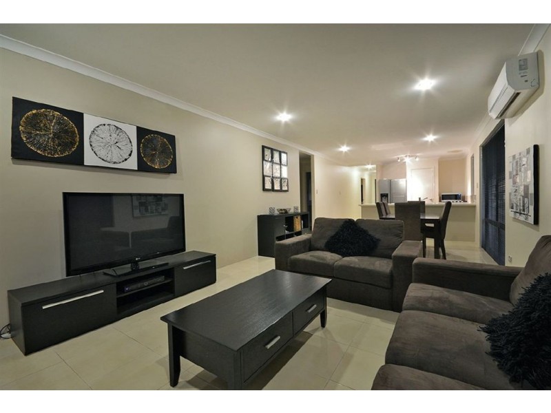 92 Joseph Banks Boulevard, Banksia Grove WA 6031