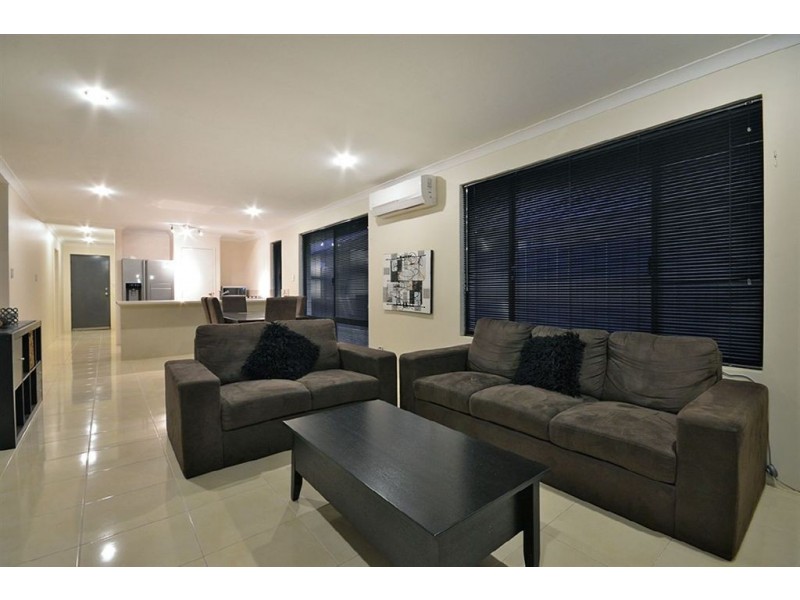 92 Joseph Banks Boulevard, Banksia Grove WA 6031