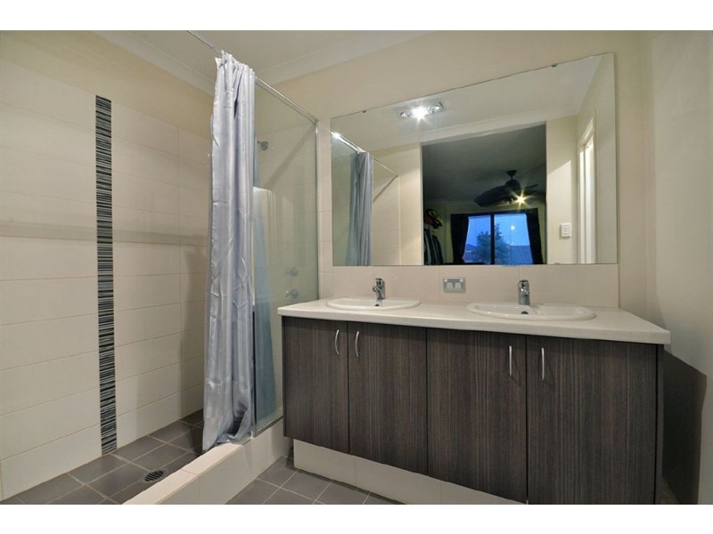 92 Joseph Banks Boulevard, Banksia Grove WA 6031