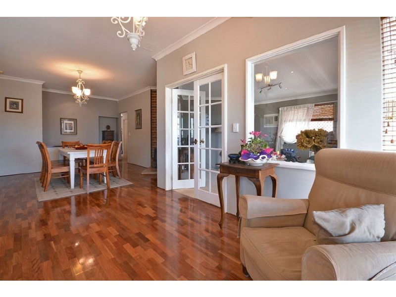 38 Meadowbrook Promenade, Currambine WA 6028