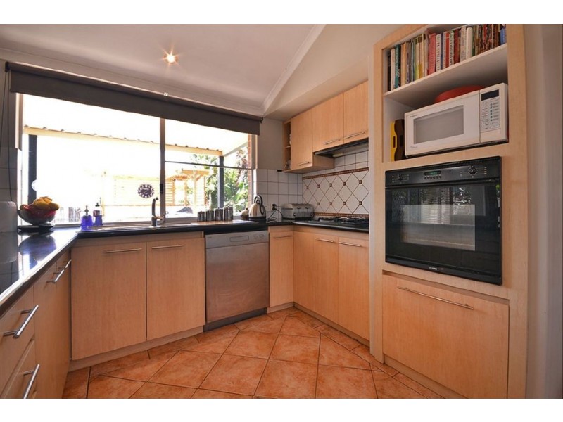 38 Meadowbrook Promenade, Currambine WA 6028