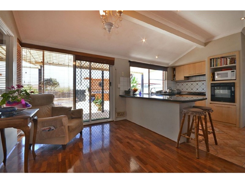 38 Meadowbrook Promenade, Currambine WA 6028