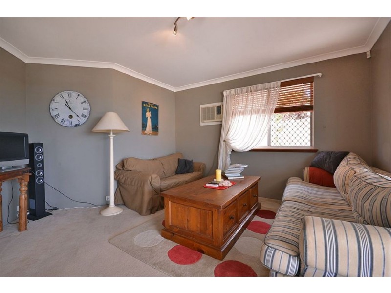 38 Meadowbrook Promenade, Currambine WA 6028