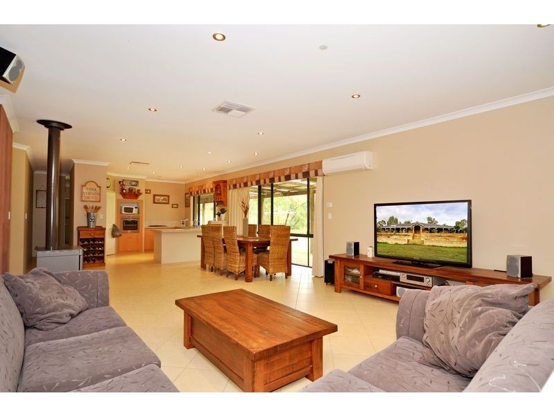 64 Jade Loop, Carabooda WA 6033