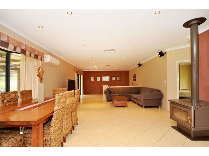 64 Jade Loop, Carabooda WA 6033