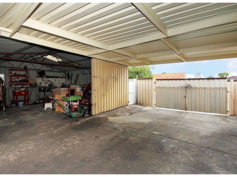 1 Keeley Way, Girrawheen WA 6064