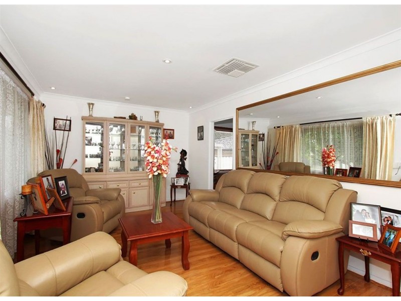 1 Keeley Way, Girrawheen WA 6064