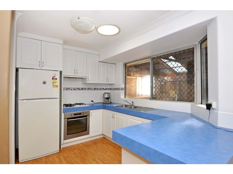 11 Lockeville Close, Beldon WA 6027