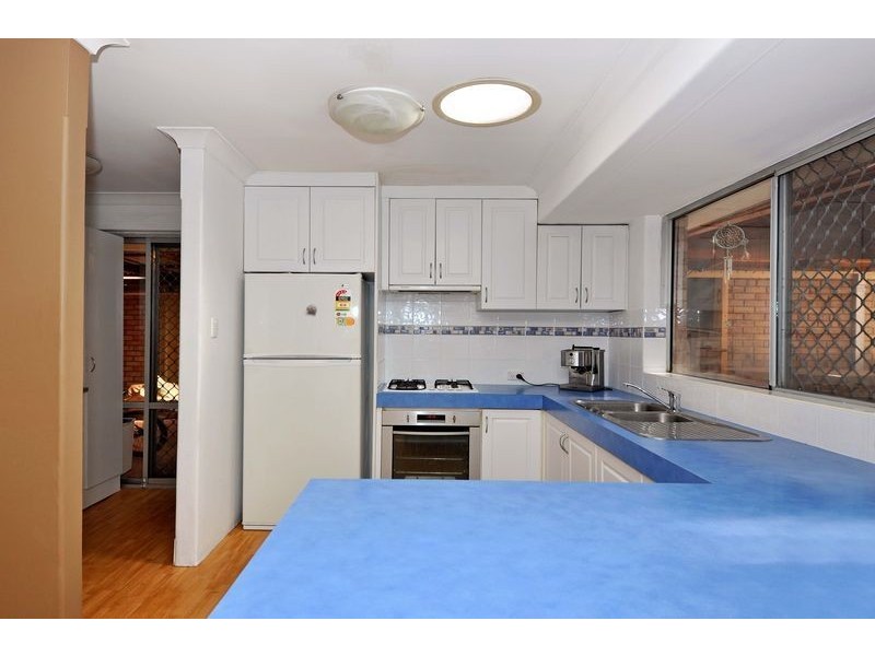 11 Lockeville Close, Beldon WA 6027