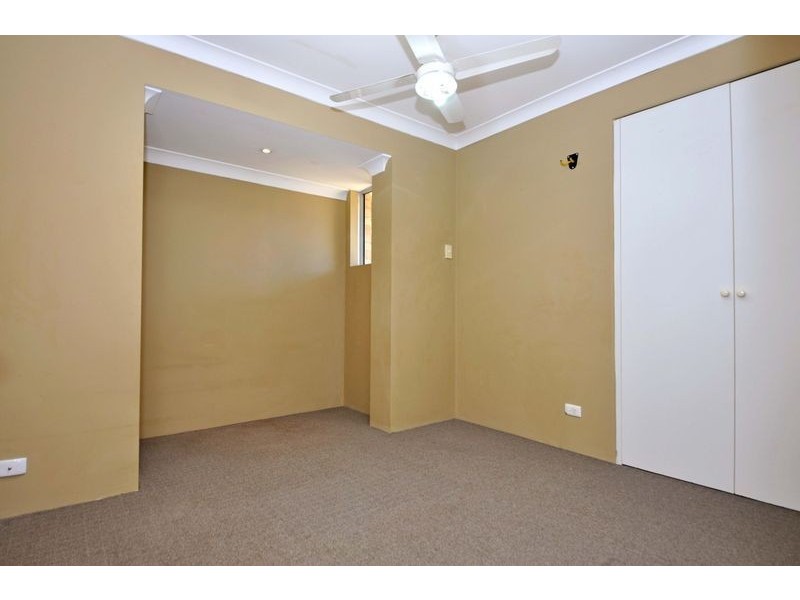 11 Lockeville Close, Beldon WA 6027