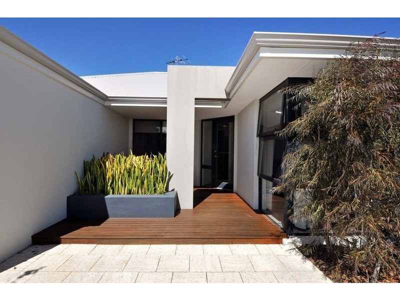 3 Belcastro Way, Madeley WA 6065