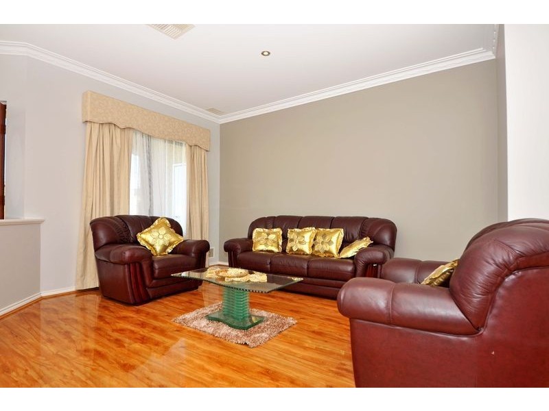 9 Linnett Brace, Darch WA 6065