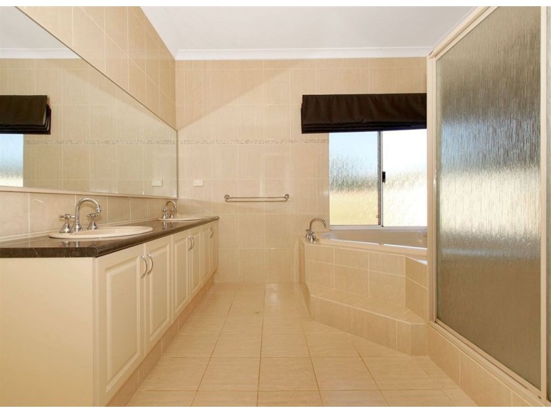 236 Ayrshire Loop, Lower Chittering WA 6084
