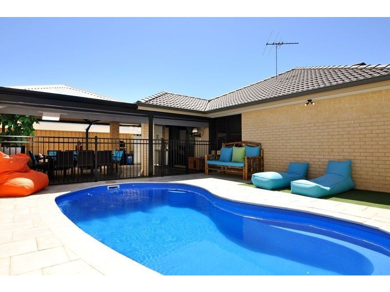 10 Otunic Way, Madeley WA 6065