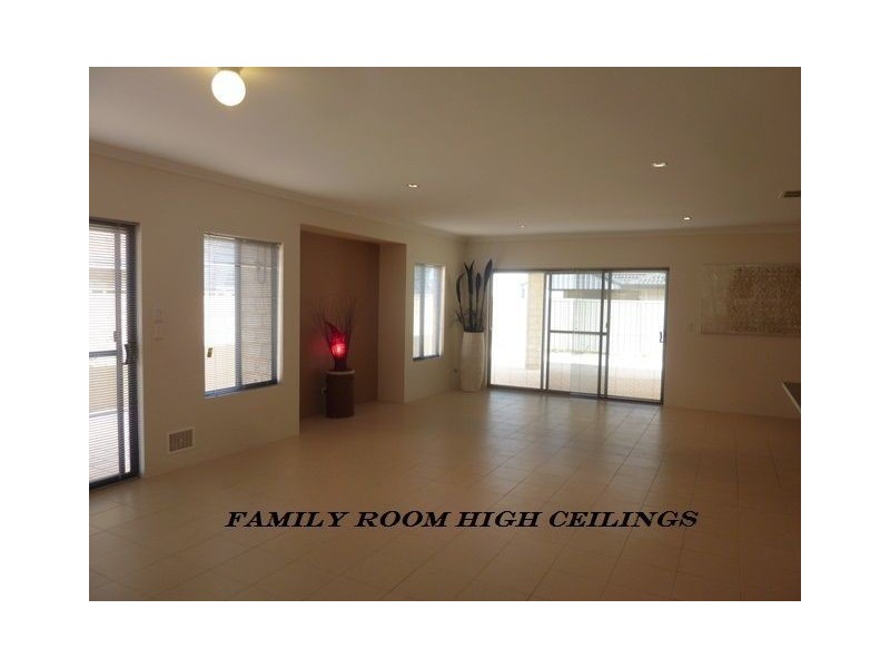 36 Moscow Retreat, Hocking WA 6065