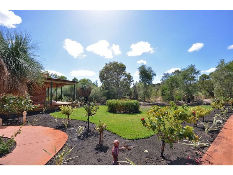 81 Bushwood Follows, Two Rocks WA 6037