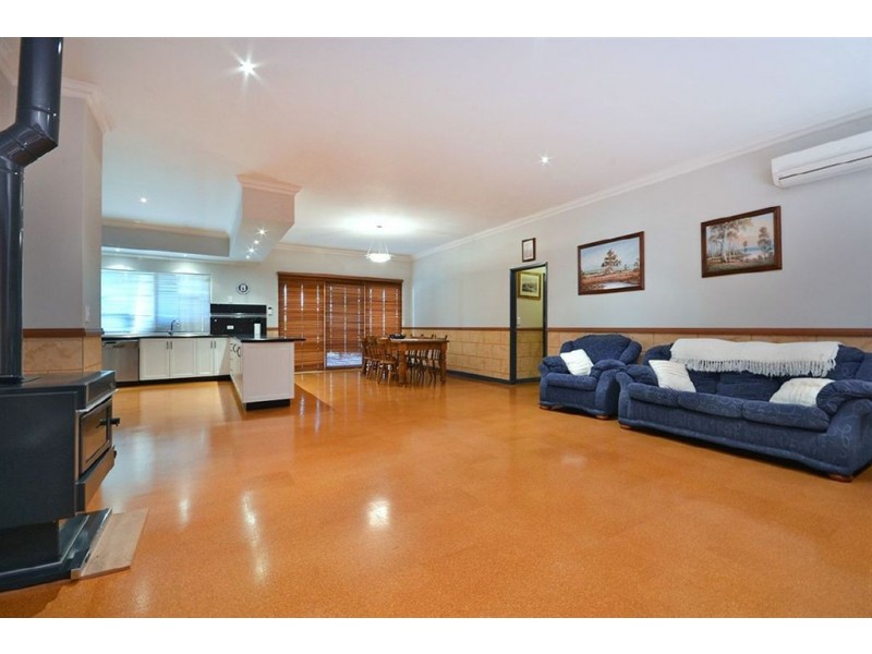81 Bushwood Follows, Two Rocks WA 6037