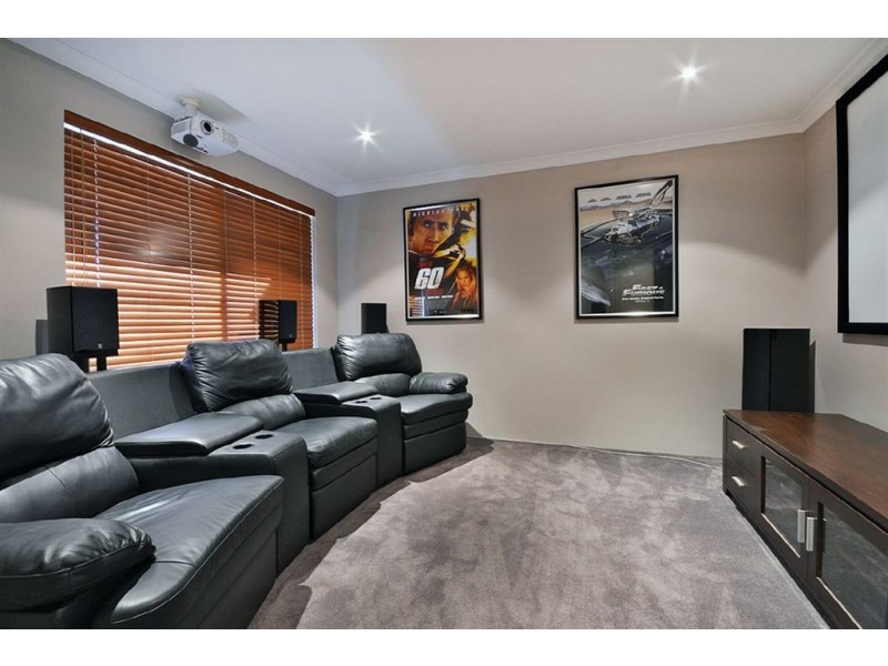 79 Kentucky Boulevard, Hocking WA 6065