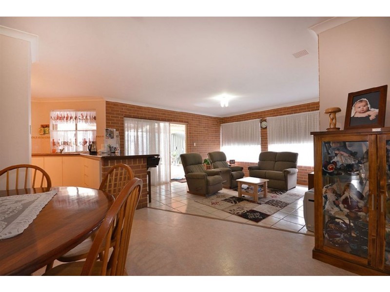 27 Viridian Drive, Banksia Grove WA 6031