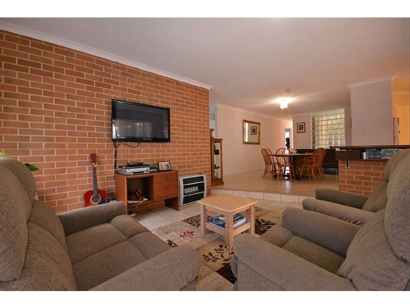 27 Viridian Drive, Banksia Grove WA 6031