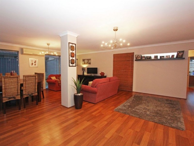 43 Santa Monica Parade, Iluka WA 6028