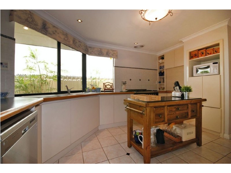 9 Marriot Turn, Currambine WA 6028