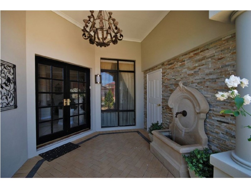 9 Marriot Turn, Currambine WA 6028