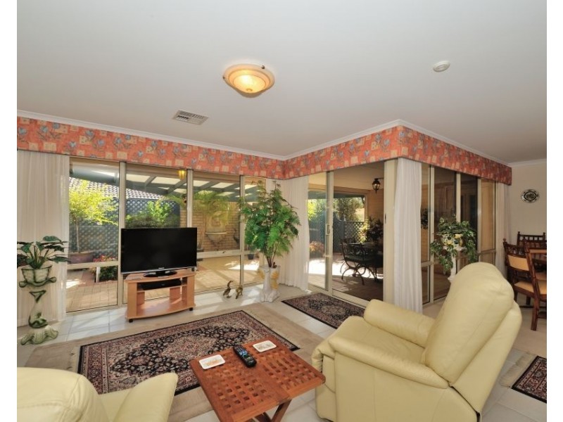 29 Annandale Circle, Kinross WA 6028