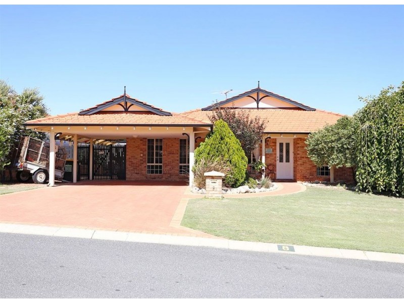 8 Sherlock Rise, Carramar WA 6031