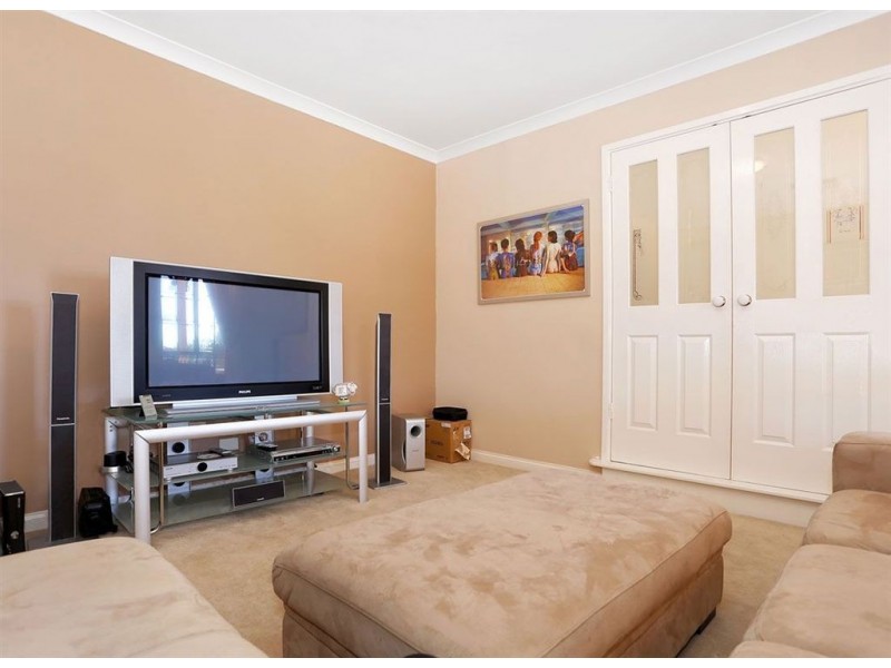 8 Sherlock Rise, Carramar WA 6031