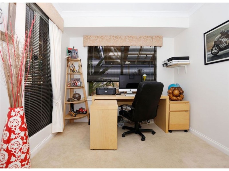 8 Sherlock Rise, Carramar WA 6031