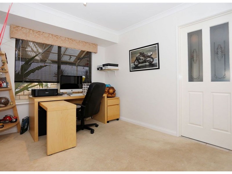 8 Sherlock Rise, Carramar WA 6031