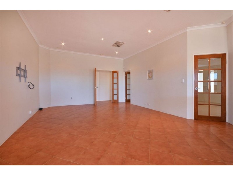8 Renoir Lane, Currambine WA 6028