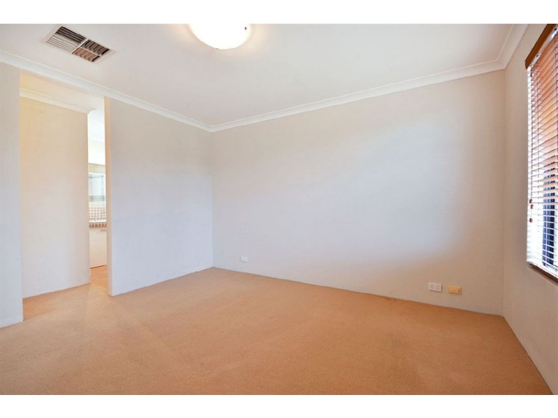 8 Renoir Lane, Currambine WA 6028