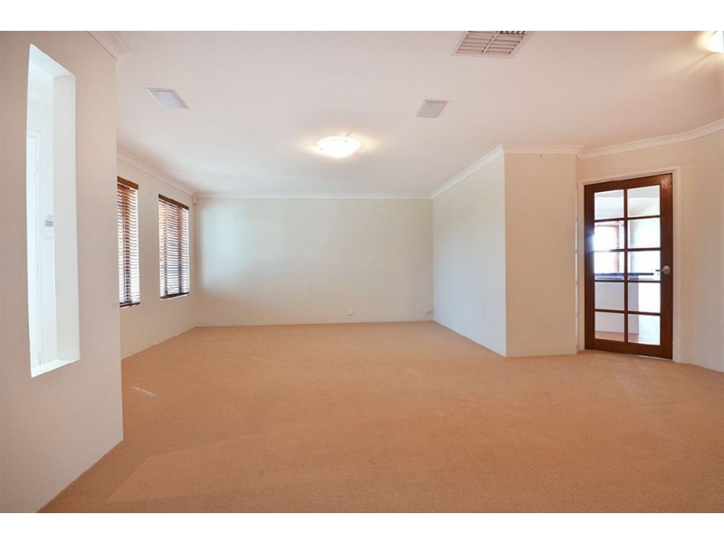 8 Renoir Lane, Currambine WA 6028