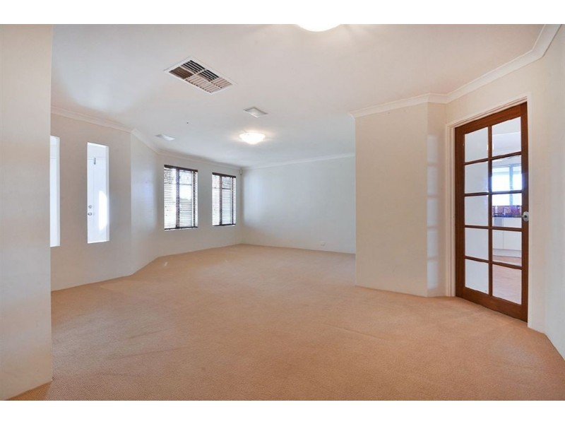 8 Renoir Lane, Currambine WA 6028