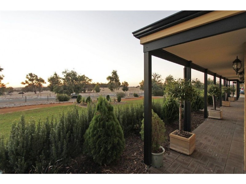 115 Sussex Bend, Lower Chittering WA 6084