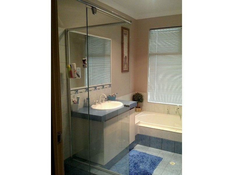 115 Sussex Bend, Lower Chittering WA 6084