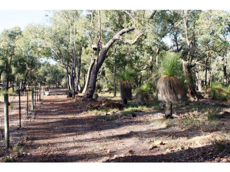 207 Holstein Loop, Lower Chittering WA 6084