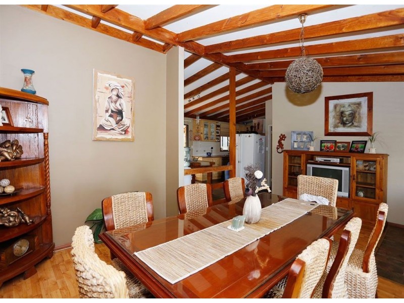 16 Peters Road, Muchea WA 6501