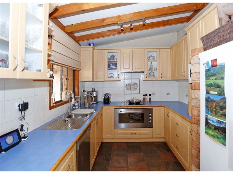 16 Peters Road, Muchea WA 6501