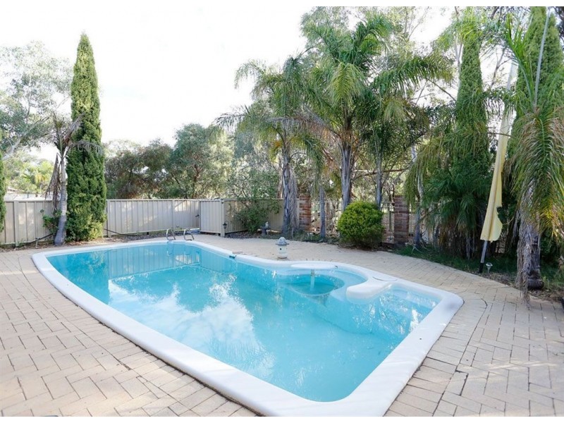 16 Peters Road, Muchea WA 6501