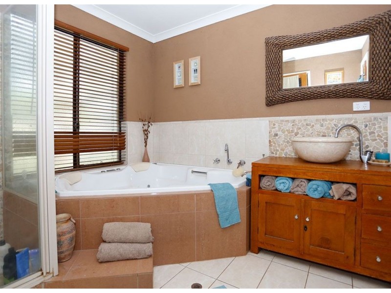 16 Peters Road, Muchea WA 6501