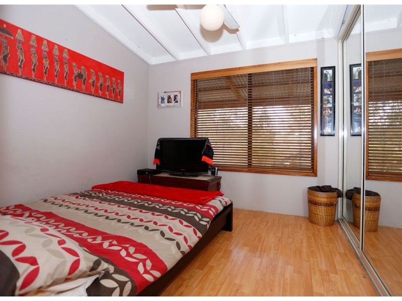 16 Peters Road, Muchea WA 6501