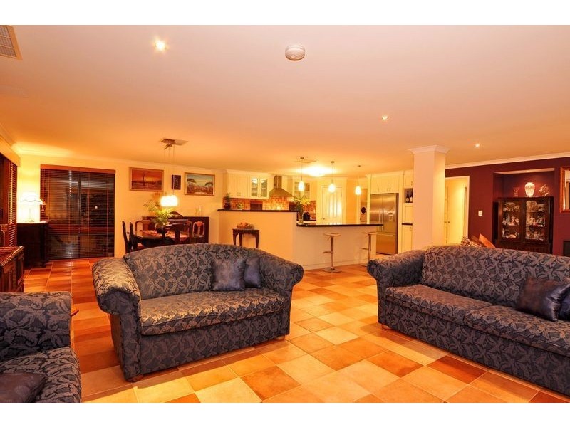 63 St Fillans Bend, Wanneroo WA 6065