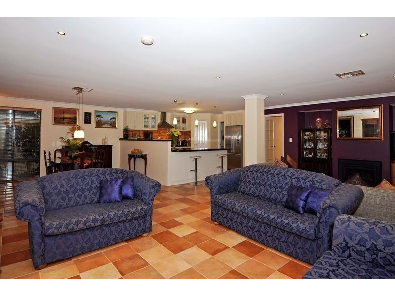 63 St Fillans Bend, Wanneroo WA 6065