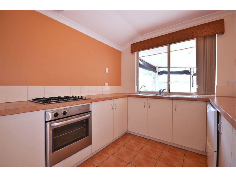 6/5 Yarra Court, Carramar WA 6031