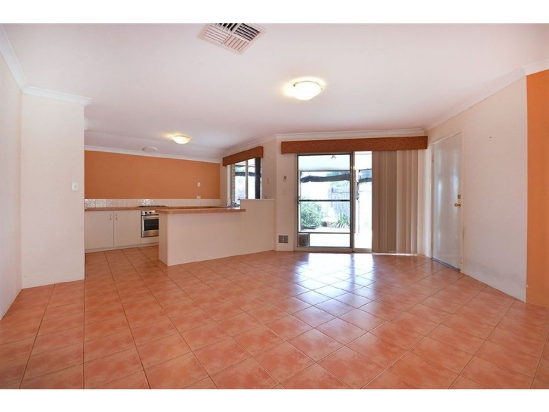 6/5 Yarra Court, Carramar WA 6031
