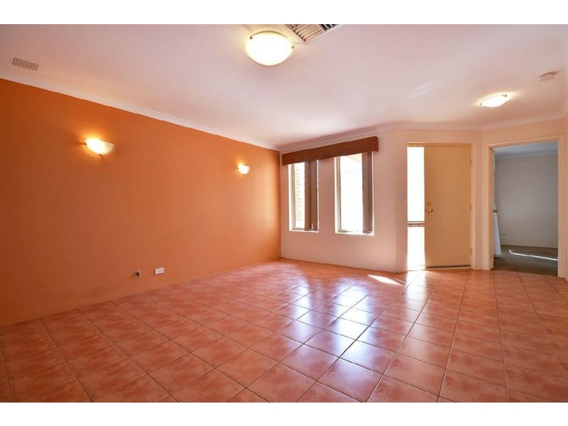 6/5 Yarra Court, Carramar WA 6031